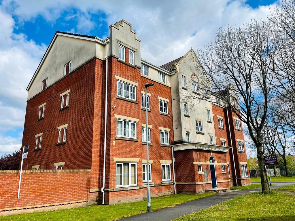 Hyde Road, Gorton, Manchester, M12 2 bed flat £120,000