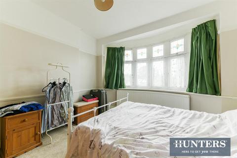 2 Parkside Crescent, Surbiton, KT5 9HT