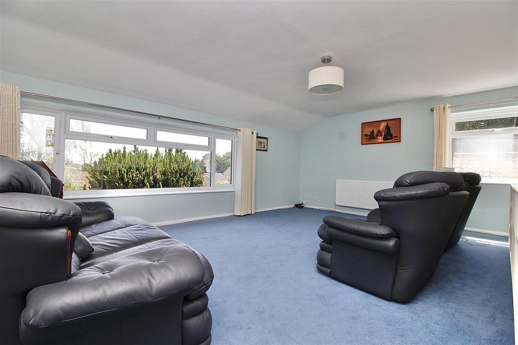 Large Lounge