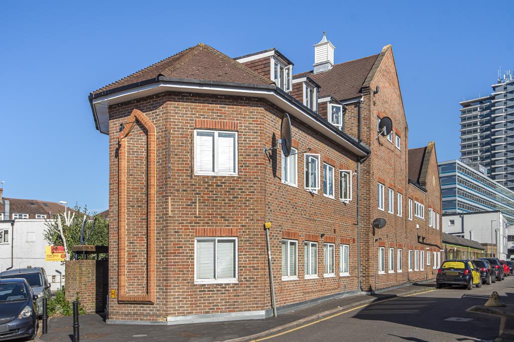 Chancery House, Tolworth, KT6 Studio £195,000