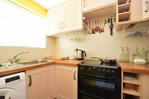 145 Estcots Drive, East Grinstead, RH19 3YP