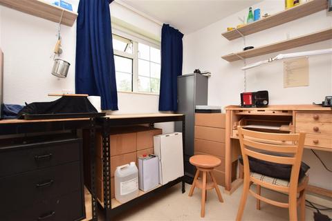 145 Estcots Drive, East Grinstead, RH19 3YP