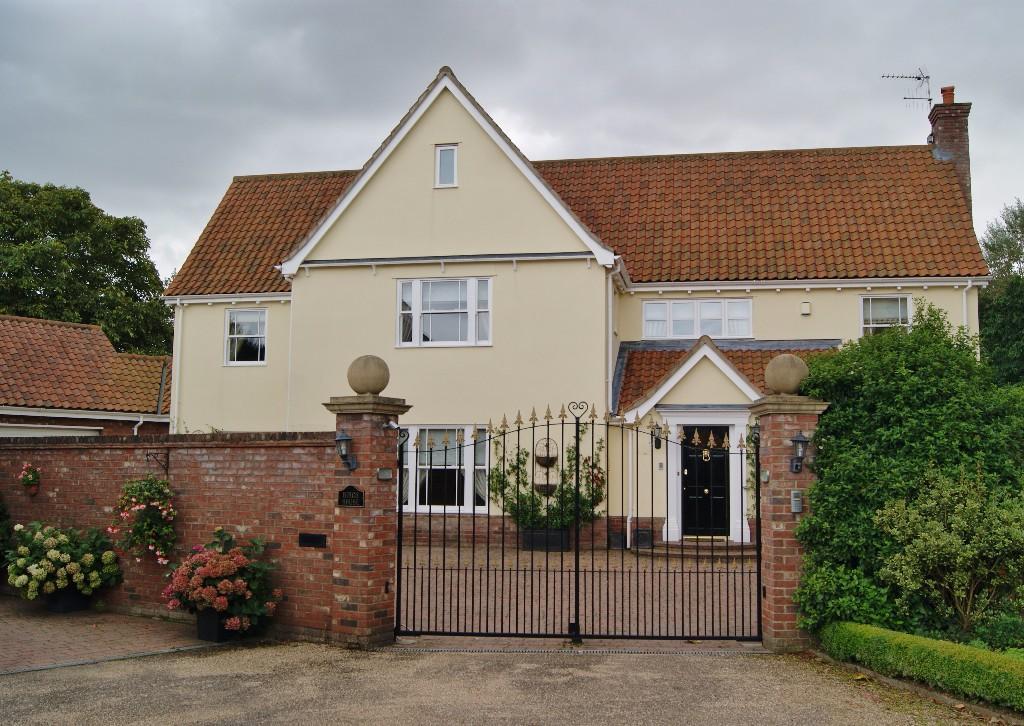 The Birches, Beyton, Suffolk 5 bed detached house £2,750 pcm (£635 pw)