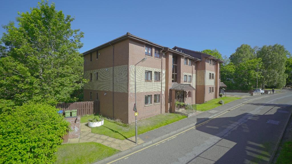 Field Road, Flat 6 Waterside, Busby, Glasgow, G76 8SE 2 bed flat £135,000