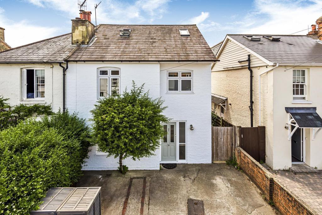 Kings Road, Godalming, GU7 4 bed semidetached house £650,000