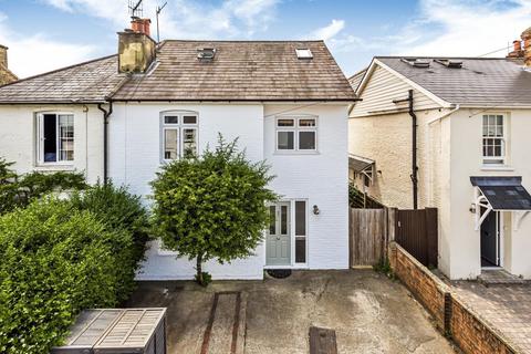 89 Kings Road, Godalming, GU7 3EU