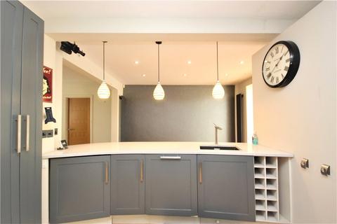 186 Pitshanger Lane, London, W5 1QG