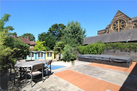 186 Pitshanger Lane, London, W5 1QG