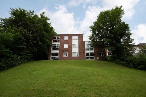 2 bedroom flat to rent, Brocton Court Cavendish Road, Salford