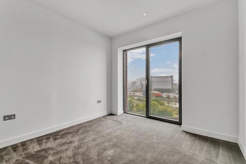 2 bedroom apartment to rent, Modena House, London City Island, London, E14