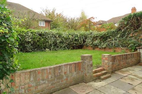 2 bedroom flat to rent, Lismore Close, Isleworth, TW7