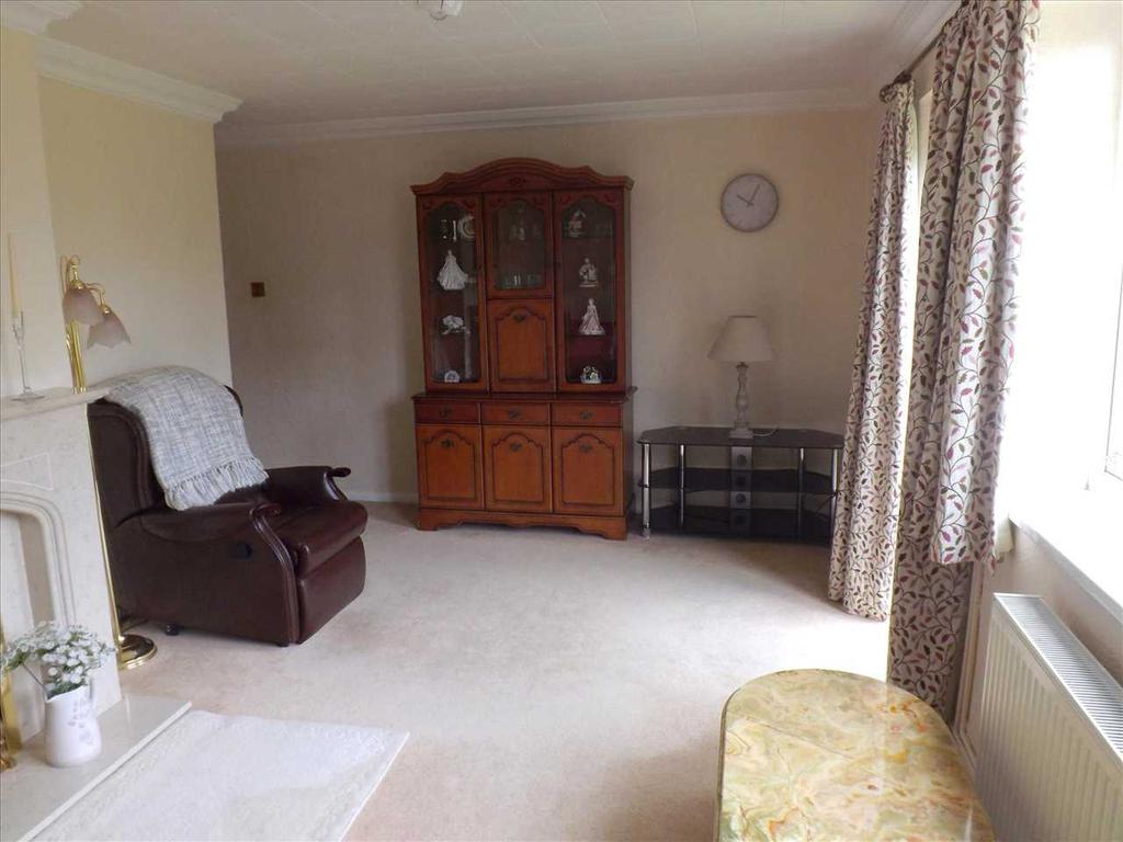 Wilson Avenue, Clowne, Chesterfield 3 bed semidetached house £149,995