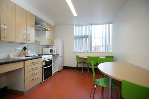 1 bedroom in a flat share to rent - Davies Court, 56 East India Dock Road, London, E14 6JE