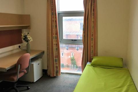 1 bedroom in a flat share to rent - Davies Court, 56 East India Dock Road, London, E14 6JE