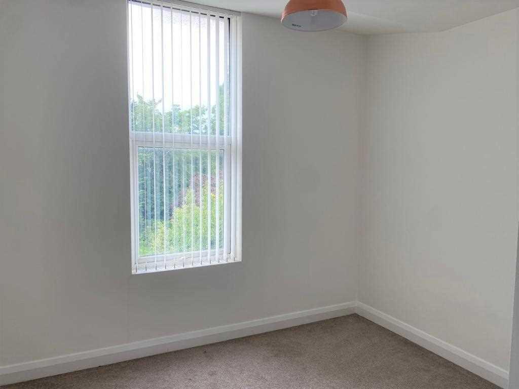 22 Balliol Road, Flat 3, bootle 2 bed apartment £550 pcm (£127 pw)
