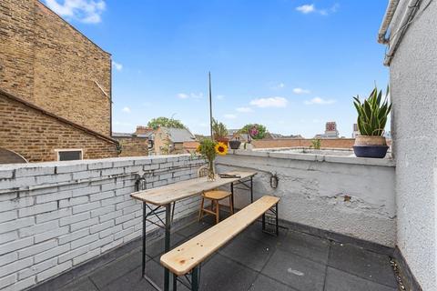 65 Alvington Crescent, London, E8 2NN