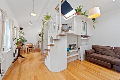 65 Alvington Crescent, London, E8 2NN