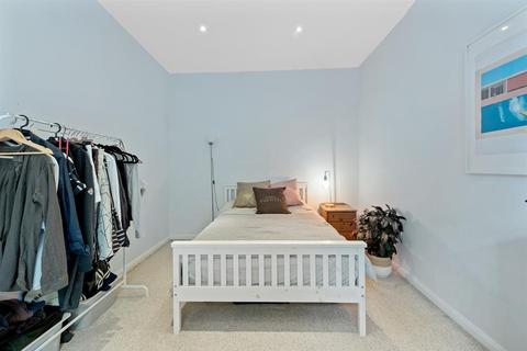 65 Alvington Crescent, London, E8 2NN