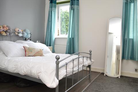 25 Barmouth Walk, Oldham, OL8 4SH