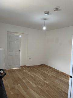 1 bedroom apartment to rent - New Road, Hillingdon, UB8