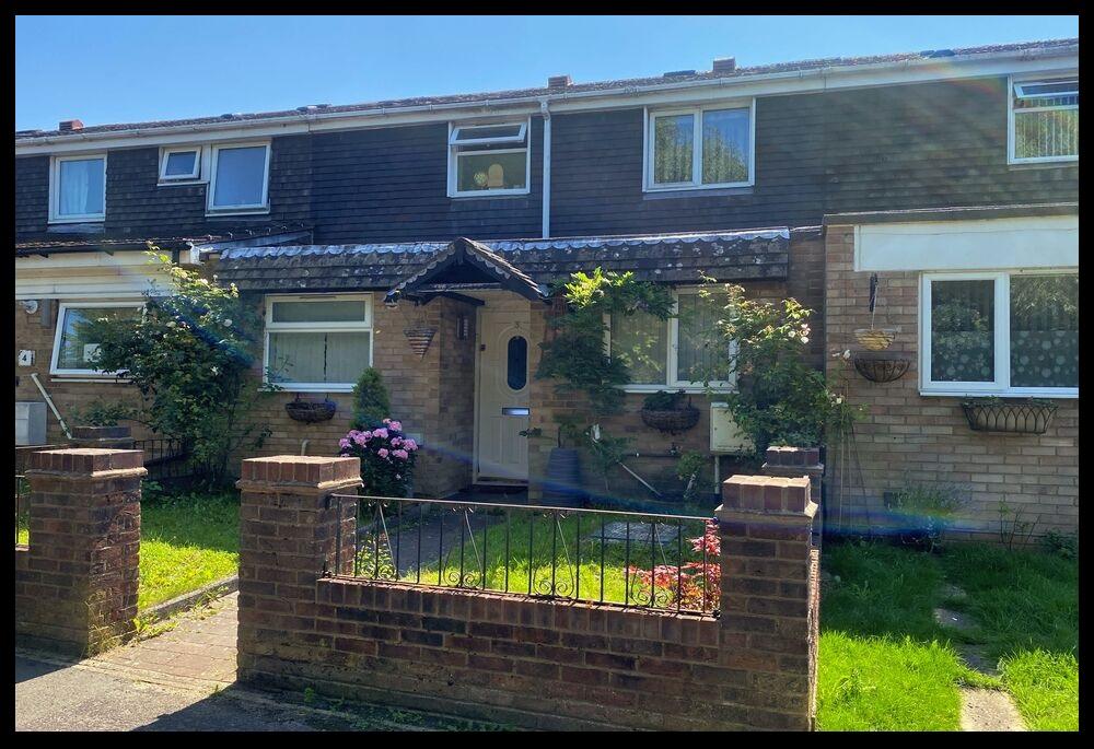 Jersey Close, Lordshill, Southampton SO16 3 bed terraced house £225,000