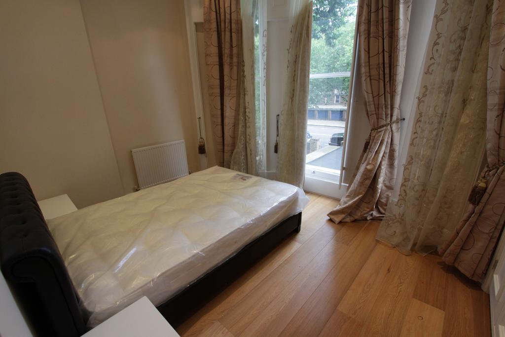 Apartment in London - More