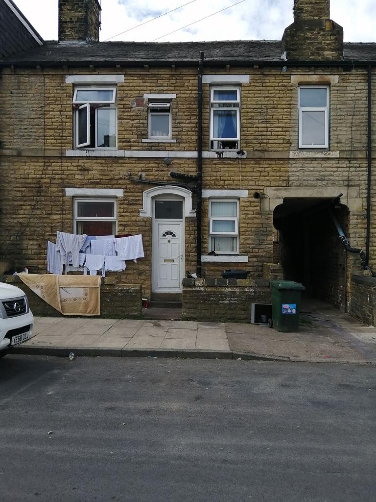Boynton Street, West Bowling, Bradford, West Yorkshire, BD5 7BT 2 bed terraced house £46,000