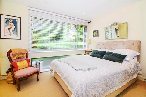 2b Acacia Road, Hampton, TW12 3DS