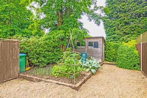2b Acacia Road, Hampton, TW12 3DS