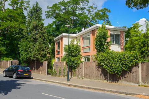 2b Acacia Road, Hampton, TW12 3DS