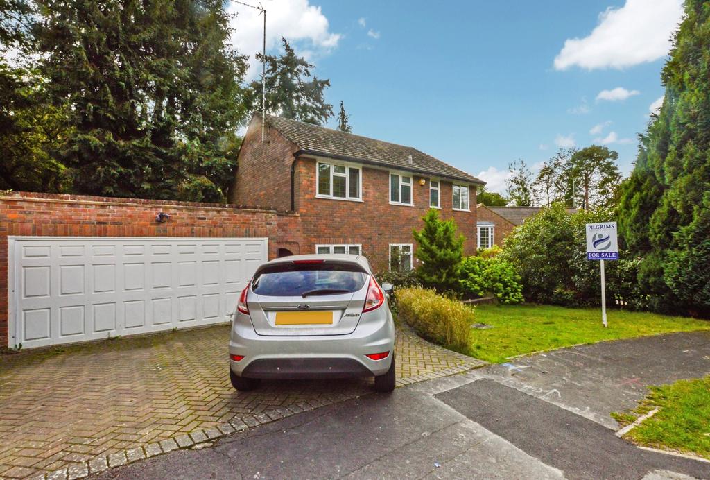 Broomcroft Close, Pyrford, Woking... 5 bed detached house £875,000