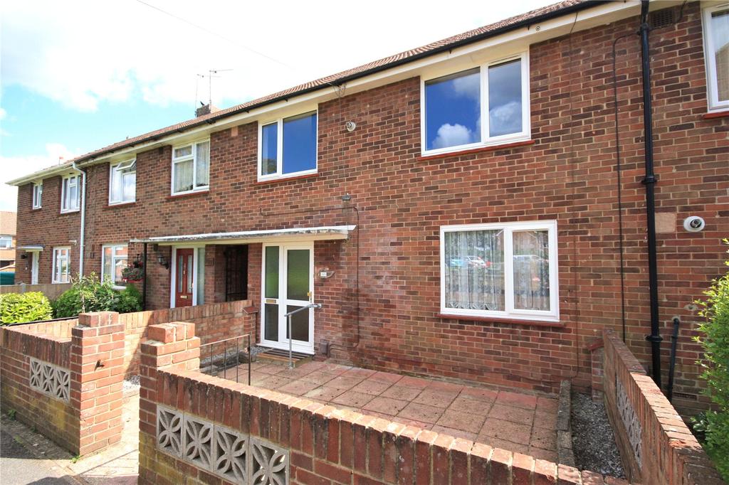 St. Albans Road, Havant, PO9 3 bed terraced house £230,000