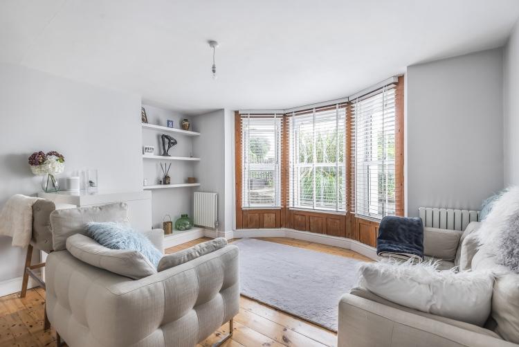 Eglinton Hill Woolwich SE18 1 bed apartment £1,050 pcm (£242 pw)