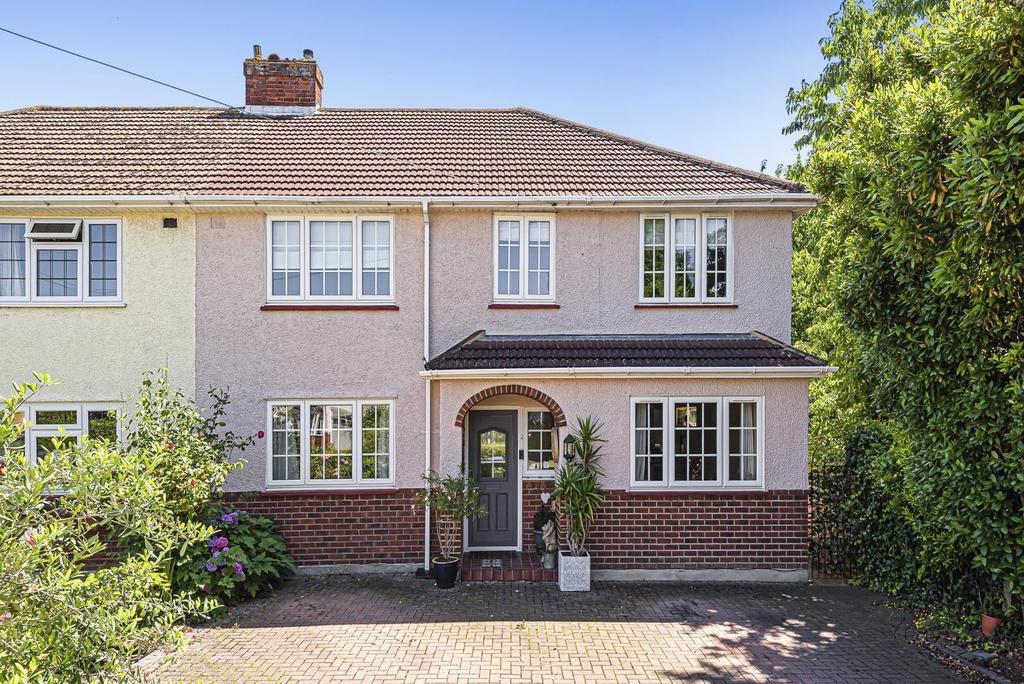 Dunstall Way, West Molesey, KT8 4 bed semidetached house £875,000