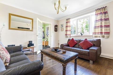 31 Dunstall Way, West Molesey, KT8 1PD
