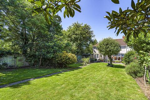 31 Dunstall Way, West Molesey, KT8 1PD