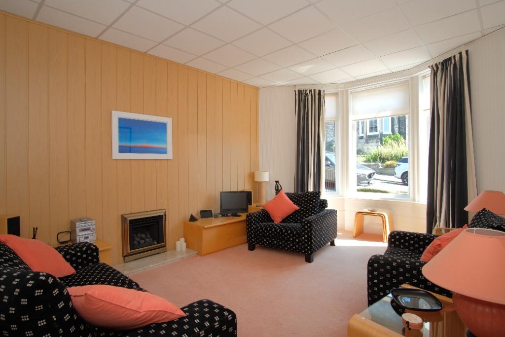 Blairbeth Drive, Kings Park, Glasgow, G44 4RU 3 bed semidetached house £329,000