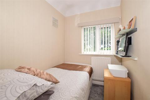 114 Arlington Drive, Carshalton, SM5 2EX