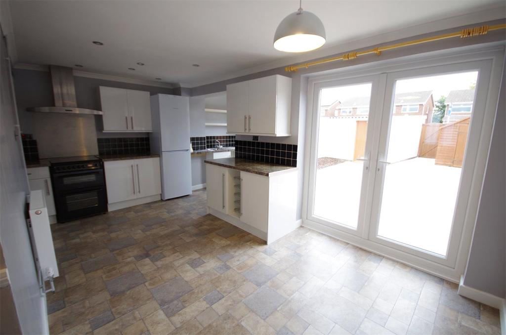 Falcon Drive, Patchway, Bristol, BS34 3 bed end of terrace house £