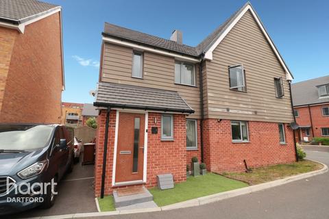 4 Worcester Drive, Swanley, BR8 8FF