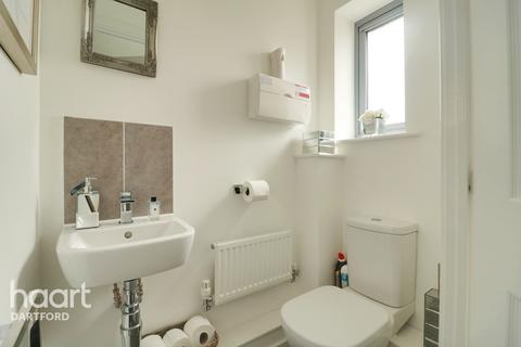 4 Worcester Drive, Swanley, BR8 8FF