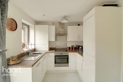 4 Worcester Drive, Swanley, BR8 8FF