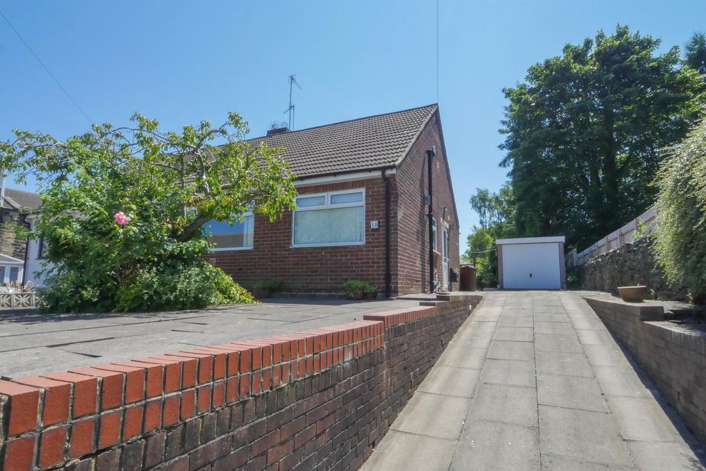 Victoria Street, Calverley, LS28 2 bed semidetached bungalow £250,000