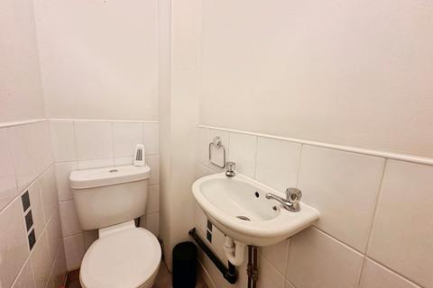 undefined, Town Street, Leeds LS18
