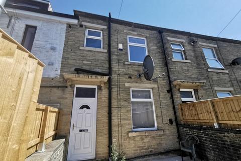 2 bedroom terraced house to rent, Cambridge Street, Bradford, BD7