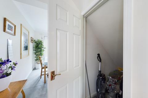 2 Lower Knoll Road, Diggle, Oldham, OL3 5PD