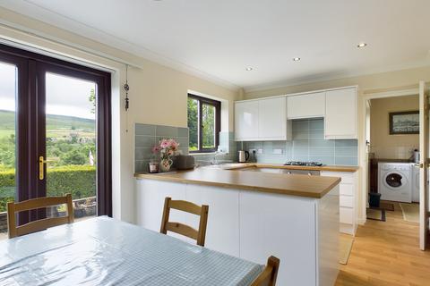 2 Lower Knoll Road, Diggle, Oldham, OL3 5PD