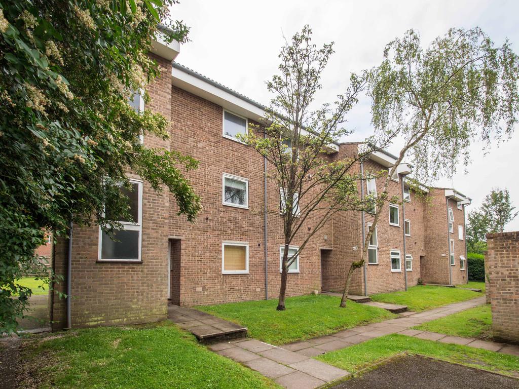Sandown Drive, Carshalton 2 bed flat for sale £250,000