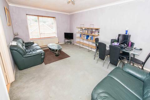 9 Sandown Drive, Carshalton, SM5 4LN