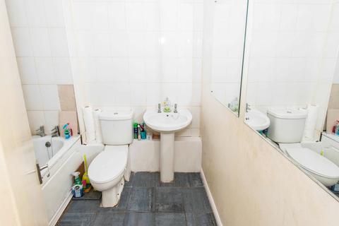 9 Sandown Drive, Carshalton, SM5 4LN